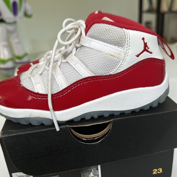 Jordan 11 Retro PS ‘Cherry’ Toddler size 9C Unisex - Picture 5 of 8